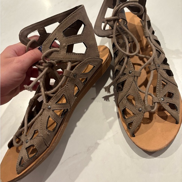 Brown Gladiator Style Sandals (Women Size 9) - Picture 3 of 5